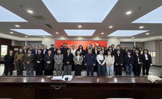 2024年10月18日，集團(tuán)黨委聯(lián)合長(zhǎng)發(fā)擔(dān)保黨支部參加了由朝陽(yáng)區(qū)黨群服務(wù)中心開展的“傳承革命精神 賡續(xù)紅色血脈”公益黨課_副本.jpg